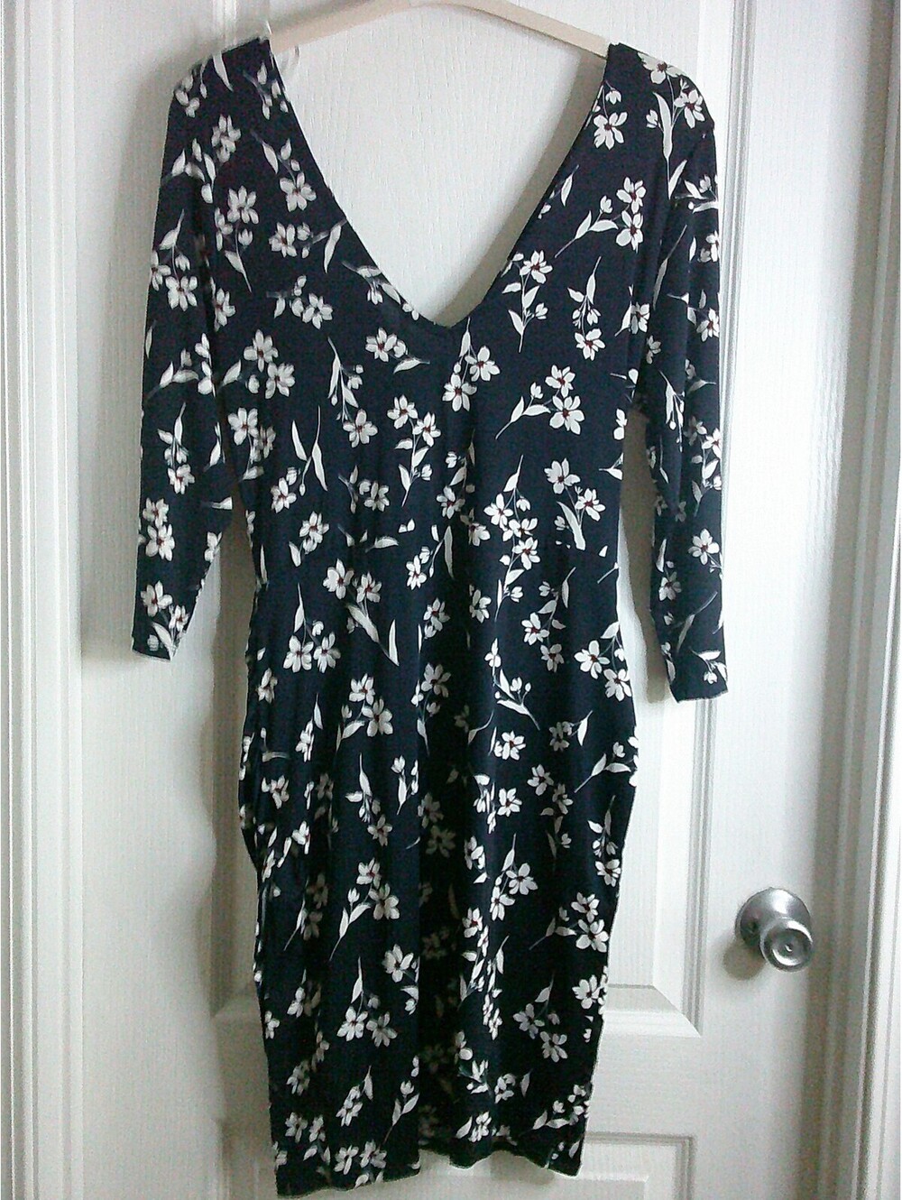 Black 3/4‑Sleeve Floral Dress – Fit & Flare Silhouette